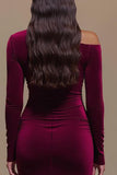 Robe formelle bordeaux à une épaule en satin à manches longues avec fente