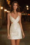 Robe de cocktail courte moulante ivoire scintillante à bretelles de cocktail découpées avec paillettes