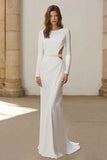 Robe de mariée fourreau découpée ivoire scintillant