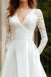 Ivoire Col V Une Ligne Manches Longues Robe de mariée avec dentelle