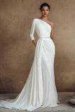 Robe de mariée fourreau ivoire à une épaule avec ceinture