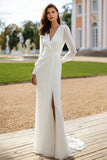 Robe de mariée à manches longues et col en V fourreau ivoire avec fente