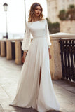 Robe de mariée en dentelle ivoire à manches longues avec fente