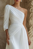Une épaule une ligne froncée robe de mariée ivoire