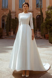Robe de mariée ivoire col bateau une ligne dentelle