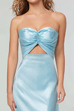 Robe longue formelle bustier gaine bleu ciel découpée