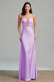 Robe longue formelle sans bretelles en satin rose découpé