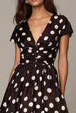 Robe formelle à col en V avec manches à pois blancs foncé