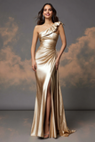 Robe de soirée fourreau dorée pailletée à une épaule froncée et fente