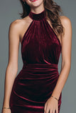 Robe formelle licol en velours bordeaux froncée avec fente