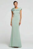 Robe longue formelle à col bateau en crêpe sirène vert menthe avec volants
