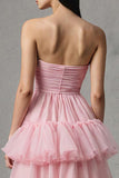 Tulle rose Une ligne sans bretelles à volants