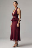 Robe longue formelle à col en V profond en mousseline de soie bordeaux avec volants
