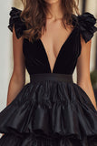 Velours noir col en V Une Robe de Cocktail à plusieurs niveaux