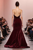 Robe de soirée longue sans bretelles en velours sirène rouge foncé