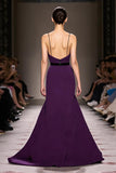 Robe de soirée longue à bretelles spaghetti en satin violet foncé