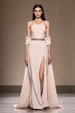 Robe de soirée longue à épaules dénudées en satin ivoire avec fente