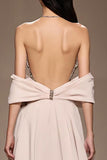 Robe de soirée longue à épaules dénudées en satin ivoire avec fente