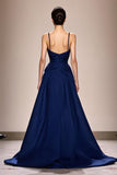 Robe de soirée trapèze en satin à bretelles spaghetti bleu foncé