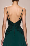 Robe de soirée longue froncée en satin trapèze vert foncé avec appliques