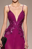 Robe de soirée longue à bretelles spaghetti appliquées prune