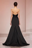 Robe de soirée longue sans bretelles en satin sirène noire avec fente