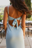 Robe de soirée longue en satin à bretelles spaghetti bleu ciel