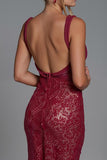Robe de soirée fourreau à col carré en dentelle rouge foncé