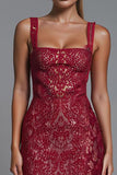 Robe de soirée fourreau à col carré en dentelle rouge foncé