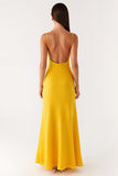 Robe de soirée fourreau en satin jaune à bretelles spaghetti