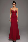 Robe formelle sirène rouge découpée sans bretelles