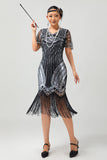 Robe moulante à col en V à paillettes argentées noires des années 1920 avec pompons