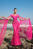 Robe de soirée sirène fuchsia à paillettes avec manches cape