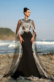 Robe de soirée sirène noire à applications avec cape amovible