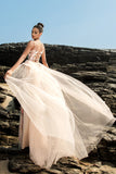 Robe de soirée sirène scintillante à bretelles spaghetti blush avec cape