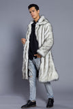 Manteau de fourrure blanc gris long devant ouvert col polo