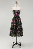 Sans bretelles Noir Rose Floral Une Ligne Midi Robe de demoiselle d’honneur