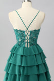 Vert foncé A Line Strins Tiered Homecoming Dress avec appliques