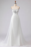 Robe de mariée longue blanche en satin perlée brette sans bretelles