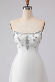 Robe de mariée longue blanche en satin perlée brette sans bretelles