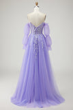 Une robe de bal longue violette appliquée à manches sans bretelles décapotable décapotable