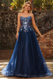 Corset bleu marine sans bretelles transparent Une robe de bal longue en tulle avec des sequins