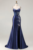 Robe de soirée longue bleu marine à corset brodé de perles et fente