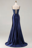 Robe de soirée longue bleu marine à corset brodé de perles et fente