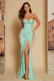 Satin Sweetheart Vert Menthe Froncé Longue Robe de demoiselle d’honneur avec fente