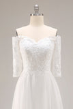 Robe de mariée en mousseline de soie blanche A-line Off the Shoulder Sweep Train avec dentelle