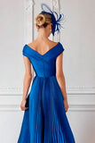 Satin bleu royal à épaules dénudées Une ligne Robe de mère de la mariée