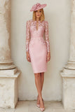 Robe mère de la mariée en satin stretch blush avec dentelle