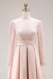 Robe longue pour mère de la mariée en dentelle rose bonbon col haut coupe une ligne