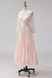 Mousseline de soie rose poudré Une ligne plissée Midi Robe de mère de la mariée avec dentelle